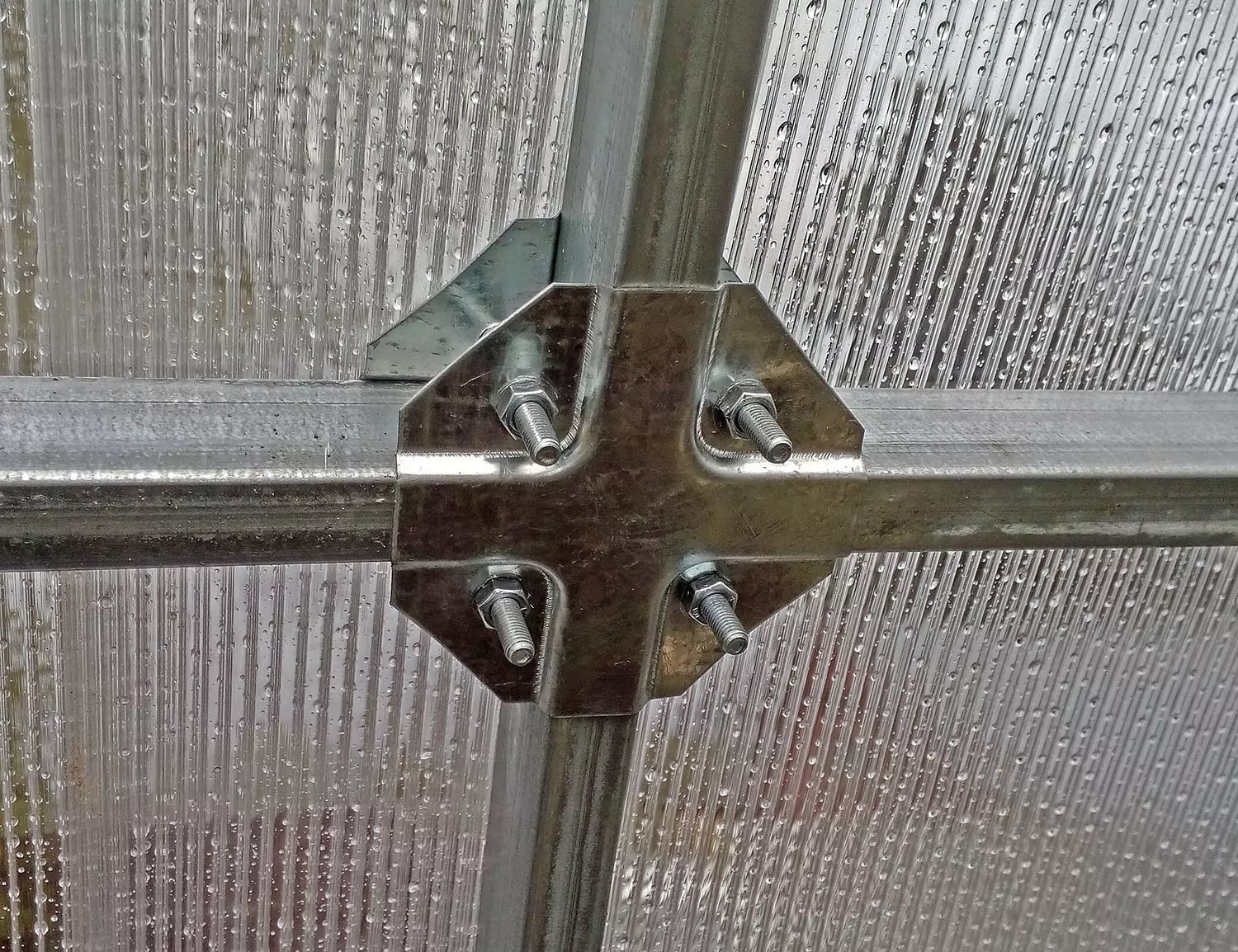 Краб-система крепления каркаса теплицы из поликарбоната от завода СПР.